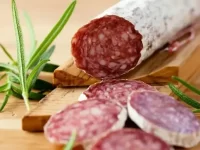 狗狗可以吃萨拉米香肠吗?有什么好处和坏处