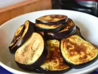 狗狗可以吃茄子吗?有什么好处和坏处?