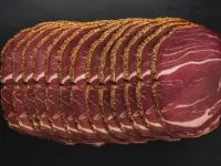 狗狗可以吃熏牛肉吗?熏牛肉对狗狗安全吗?