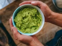 狗狗可以吃鳄梨酱吗?鳄梨酱对狗狗安全吗?